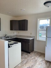 608 SE Tacoma St in Portland, OR - Building Photo - Building Photo