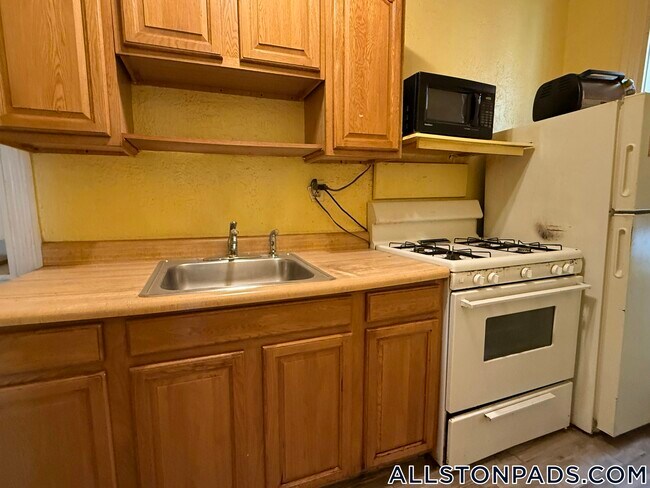 26 Park Vale Ave in Boston, MA - Building Photo - Building Photo