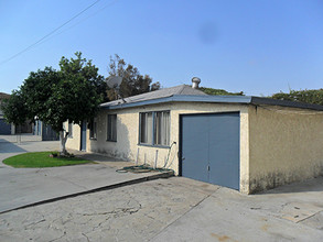 2320-24 1/2 W. 250th St. in Lomita, CA - Building Photo - Building Photo