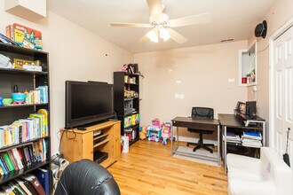 1142 W Morse Ave, Unit GW in Chicago, IL - Foto de edificio - Building Photo