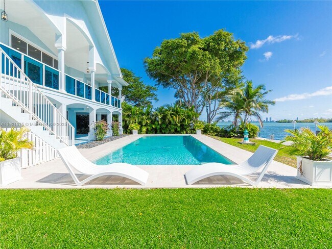 1080 NE Little River Dr in Miami, FL - Building Photo - Building Photo