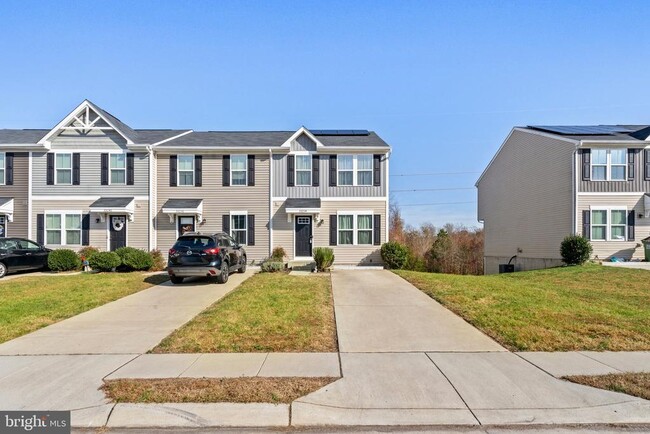 35234 Sara Ct in Locust Grove, VA - Foto de edificio - Building Photo