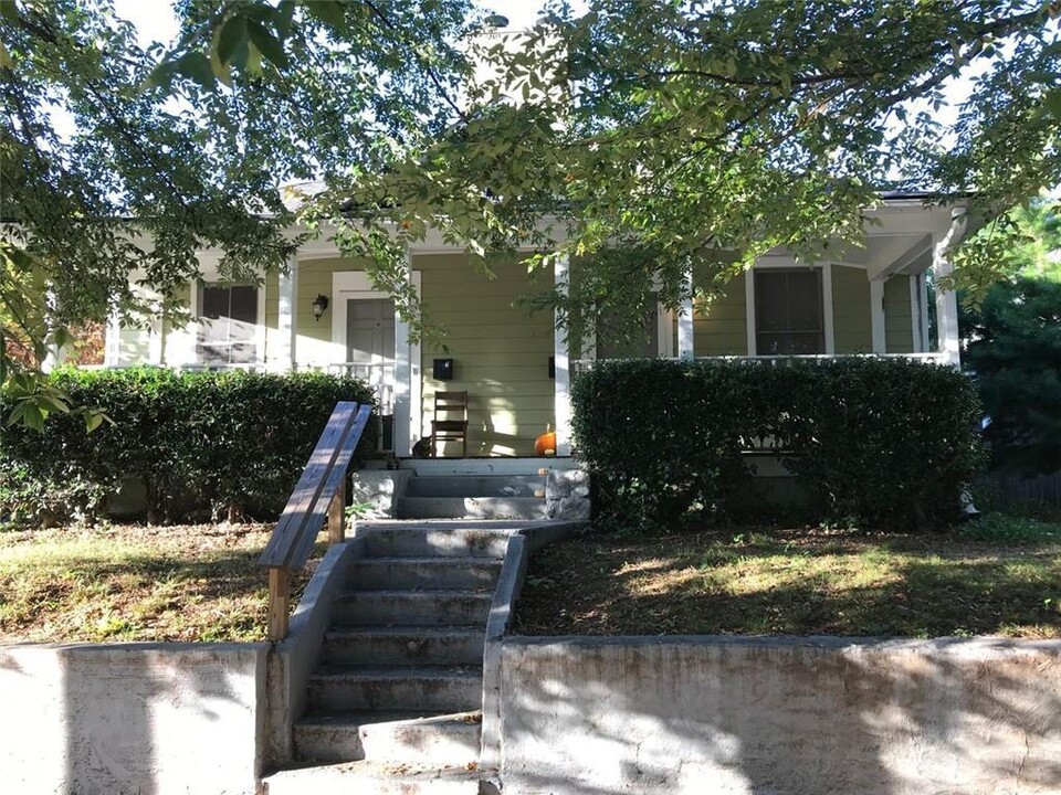 568 Auburn Ave NE in Atlanta, GA - Building Photo