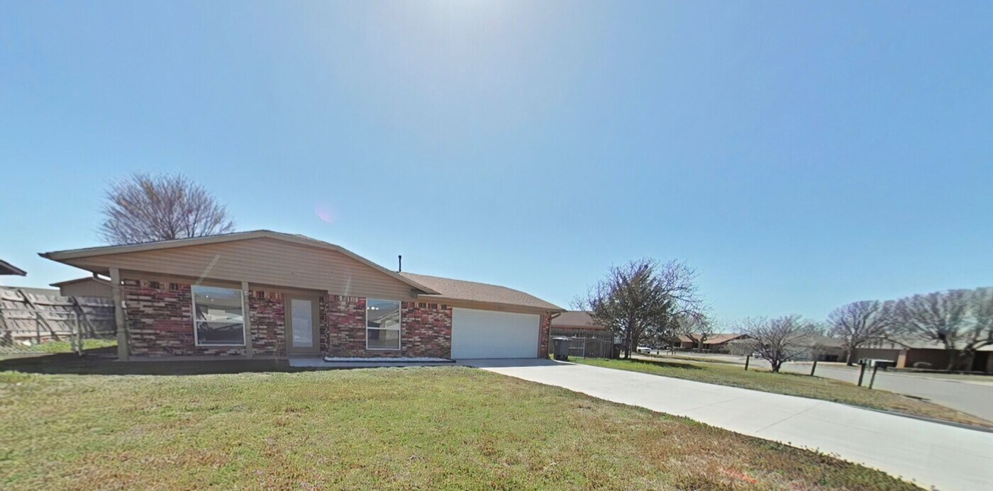 4617 SE Aberdeen in Lawton, OK - Building Photo