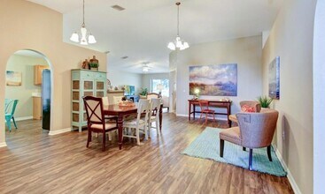 90 Reeding Ridge Dr E in Jacksonville, FL - Foto de edificio - Building Photo