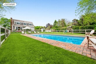 11 Sawasett Ave in Bridgehampton, NY - Building Photo - Building Photo