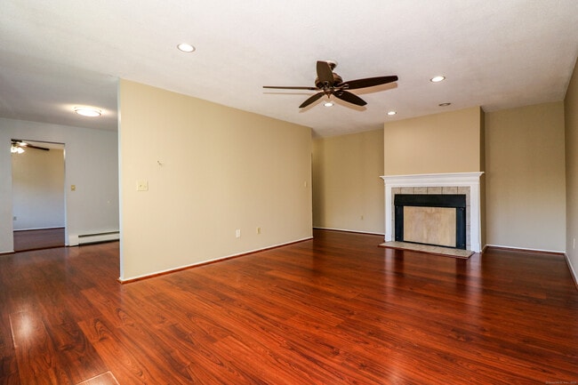 57 Ameridge Dr in Bridgeport, CT - Building Photo - Building Photo