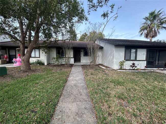 2945 Grove Wood Blvd in Palm Harbor, FL - Building Photo - Building Photo