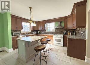 6899 Forestell Rd in Puslinch, ON - Building Photo - Building Photo