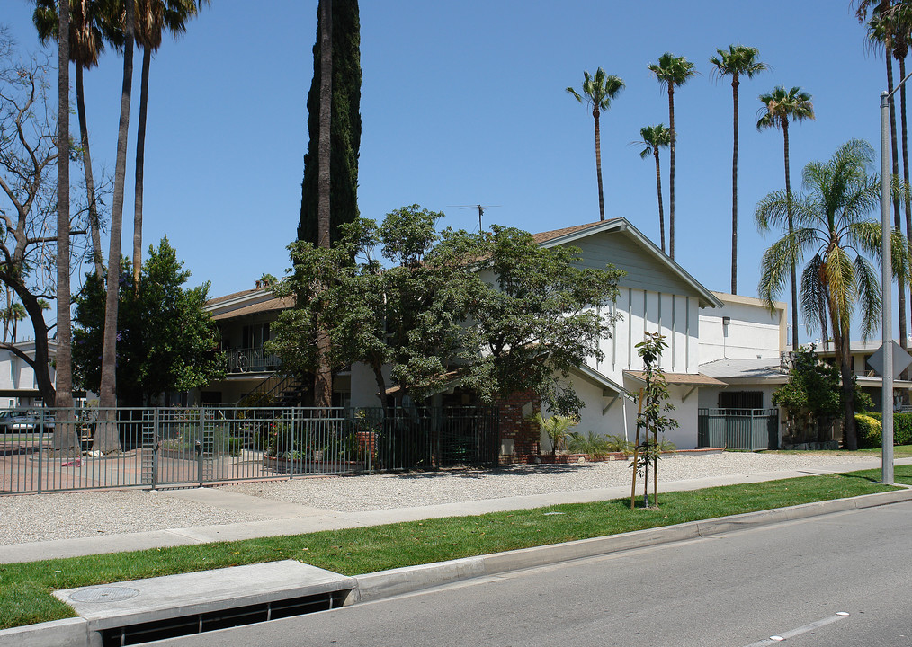 1623 Walnut St in Anaheim, CA - Building Photo