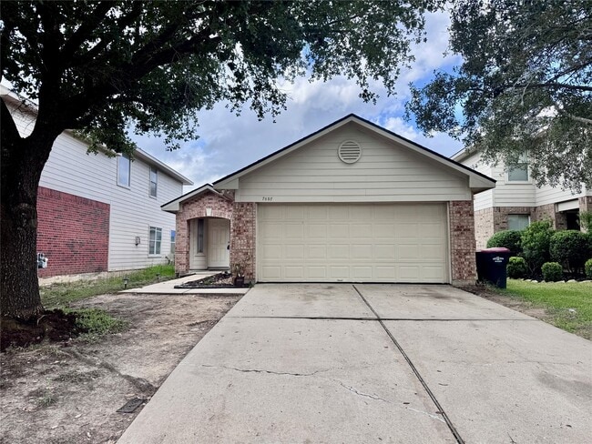 7607 Legacy Pines Dr