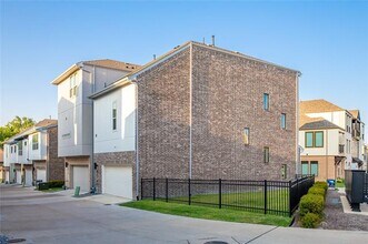 8116 Ardmore Ct in Dallas, TX - Building Photo - Building Photo
