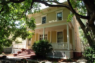1825 SE 12th Ave in Portland, OR - Building Photo
