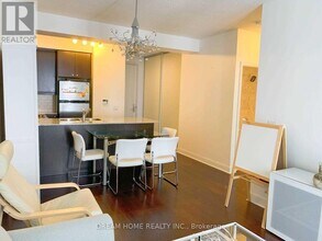 38 The Esplanade in Toronto, ON - Building Photo - Building Photo