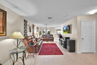 6767 Duval Ave in West Palm Beach, FL - Foto de edificio - Building Photo