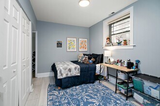 1144 W Pratt Blvd in Chicago, IL - Building Photo - Building Photo