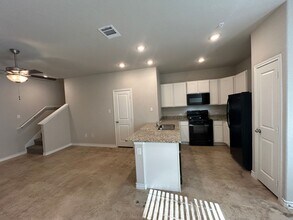 9918 Hazy Bend in San Antonio, TX - Building Photo - Building Photo