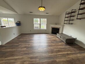 257 Masterson Station Dr in Lexington, KY - Foto de edificio - Building Photo