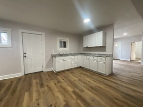 4628 Oakley Ave in Cleveland, OH - Foto de edificio - Building Photo