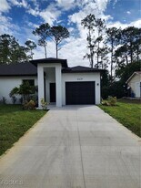 2431 Lola Ave S in Lehigh Acres, FL - Building Photo