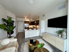 1040 SW 4th Ave, Unit B3 in Miami, FL - Building Photo - Building Photo