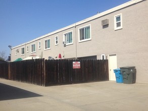 8205 Wren Ave in Gilroy, CA - Building Photo - Building Photo