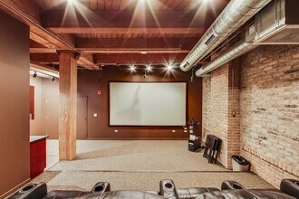 1040 W Adams St, Unit 467 in Chicago, IL - Building Photo - Building Photo