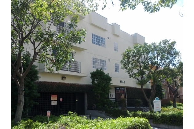 Rosewood Vista Apartments in Los Angeles, CA - Foto de edificio - Building Photo