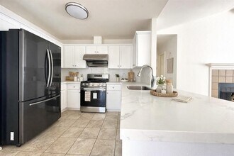 12300 Emery Oaks Rd in Austin, TX - Building Photo - Building Photo