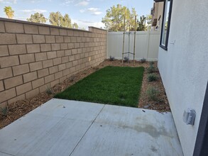 40406 Via Cava in Temecula, CA - Building Photo - Building Photo