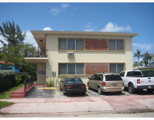 1935 Normandy Dr in Miami Beach, FL - Building Photo - Building Photo