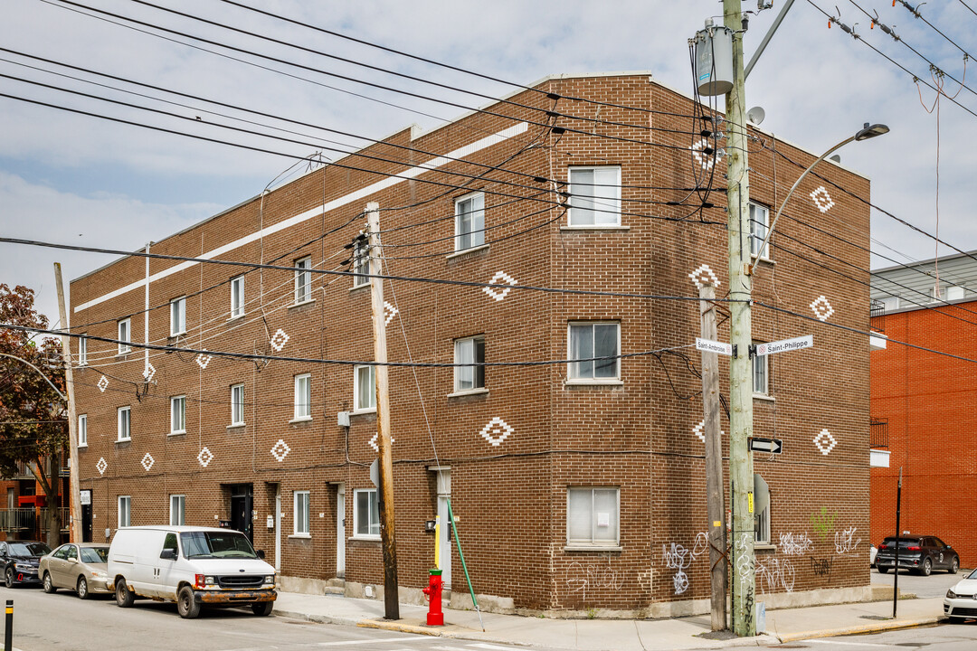 79 Saint-Philippe Rue in Montréal, QC - Building Photo