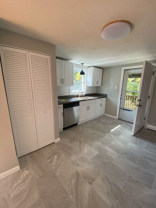 31 Chapel St in Wallingford, CT - Building Photo