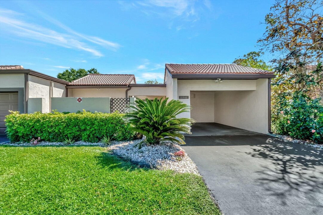 21942 Cypress Dr in Boca Raton, FL - Building Photo