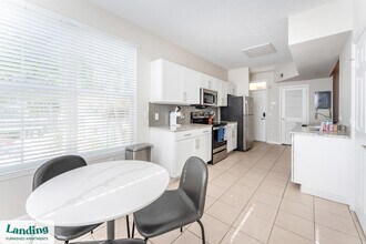 2801 Biltmore Park Dr, Unit 04-107 in Orlando, FL - Foto de edificio - Building Photo