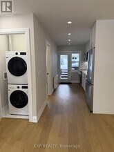 875 Millwood Rd in Toronto, ON - Building Photo - Building Photo