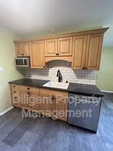 1318 Amundsen Ave in Peterborough, ON - Building Photo - Building Photo
