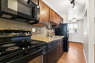 Courtyard at Cherry Creek in Denver, CO - Building Photo