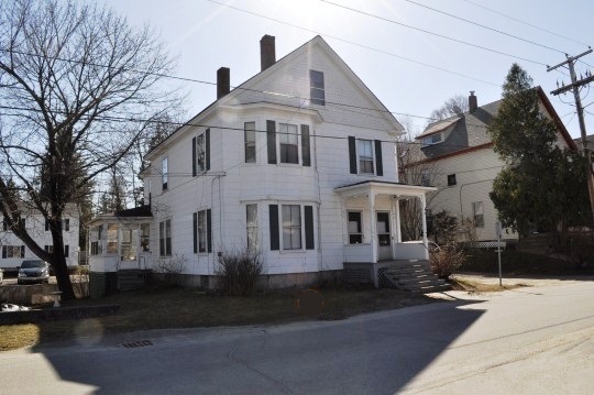 4 Weston St, Unit Apt. 2 in Augusta, ME - Foto de edificio