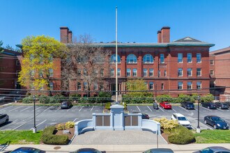 Old Medford Condominiums in Medford, MA - Foto de edificio - Building Photo