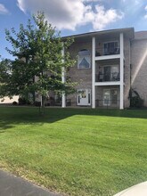 7398 Eisenhower Dr, Unit 7398 Eisenhower Dr Unit 2 in Youngstown, OH - Building Photo - Building Photo
