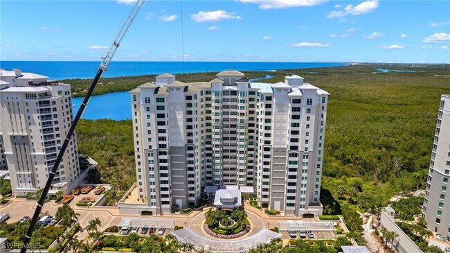 285 Grande Way in Naples, FL - Building Photo - Building Photo