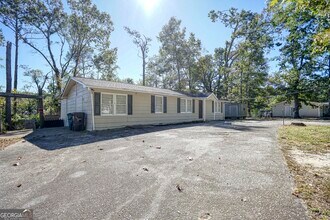 1092 W Adrian Cir SW in Conyers, GA - Foto de edificio - Building Photo