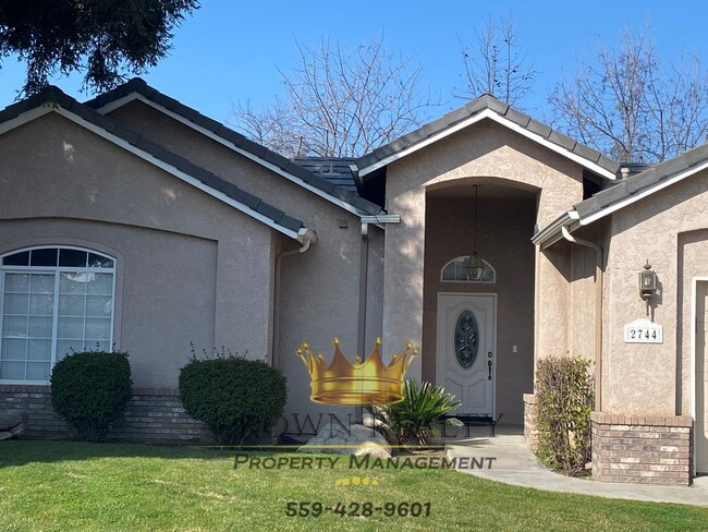 2744 W Ceres Ct in Visalia, CA - Building Photo - Building Photo