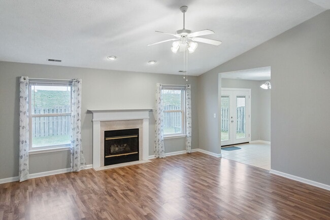 504 Marquis Cir in Dayton, IN - Foto de edificio - Building Photo