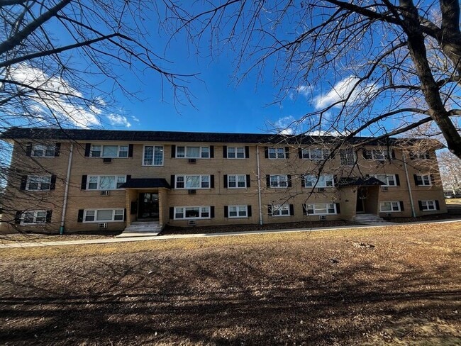 property at 27 N Maple Ct