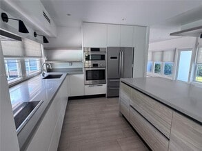 1951 NE 185th Ter in North Miami Beach, FL - Building Photo - Building Photo