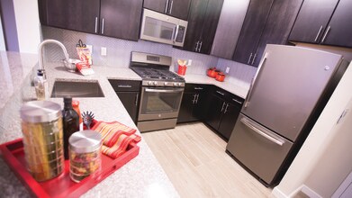 Grove Crossing in Bloomfield, NJ - Building Photo - Building Photo