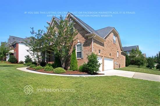 1000 Woodkirk Ln in Matthews, NC - Building Photo - Building Photo