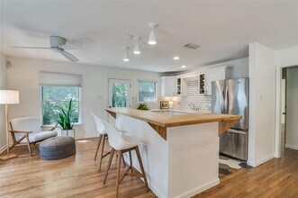 9014 Daytonia Ave in Dallas, TX - Building Photo - Building Photo